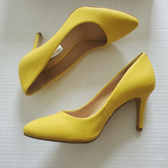 inc yellow pumps